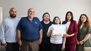 MİNE HAYTA'DAN EVDE EĞİTİMDEKİ ÖĞRENCİYE ANLAMLI ZİYARET