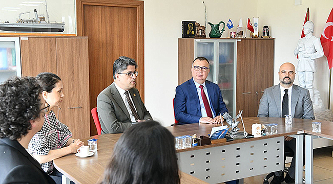 REKTÖR ERENOĞLU VE BERABERİNDEKİ HEYETTEN KEPEZ BELEDİYESİNE ZİYARET