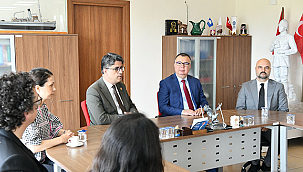 REKTÖR ERENOĞLU VE BERABERİNDEKİ HEYETTEN KEPEZ BELEDİYESİNE ZİYARET