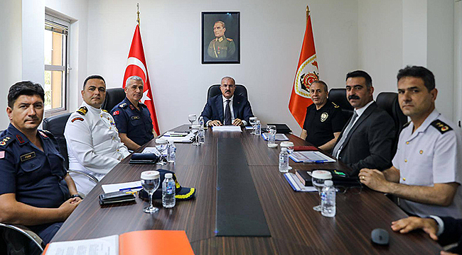 VALİ TORAMAN'DAN SAHİL GÜVENLİK'E KURULUŞ YIL DÖNÜMÜ ZİYARETİ