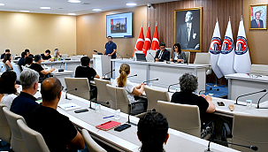 ÇOMÜ'DE 2024 YÖNETİMİN GÖZDEN GEÇİRMESİ TOPLANTISI YAPILDI