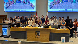 OSNABRÜCK VE ÇANAKKALELİ GENÇLER MECLİS TOPLANTISINDA BULUŞTU