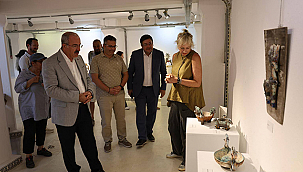 VALİ TORAMAN'DAN "GÖKSEL YOLCULAR" SERGİSİNE ZİYARET