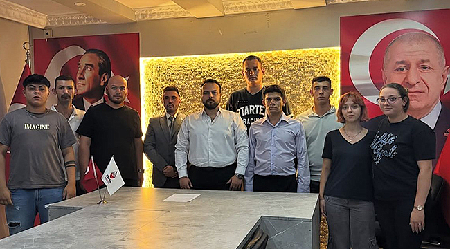 ZAFER PARTİSİ ÇANAKKALE GENÇLİK KOLLARINDAN TOPLU İSTİFA
