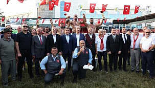 291. TARİHİ ÇARDAK YAĞLI GÜREŞLERİ COŞKUYLA GERÇEKLEŞTİRİLDİ