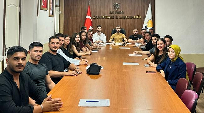 AK GENÇ ÇANAKKALE'DE HAFTALIK YÖNETİM KURULU TOPLANTISI GERÇEKLEŞTİRİLDİ