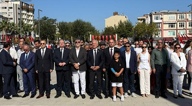 CHP ÇANAKKALE ÇELENK TÖRENİNE KATILDI