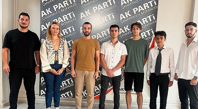 GENÇ ÇANAKKALE TOPLULUĞU'NDAN GENÇLİK KOLLARI BAŞKANI DENİZ'E ZİYARET