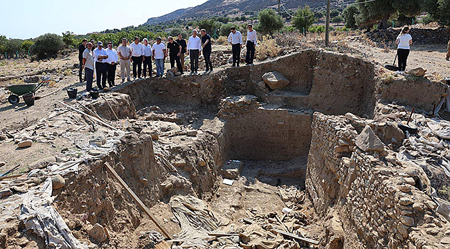 VALİ TORAMAN’DAN UĞURLU HÖYÜK KAZI ALANINA ZİYARET