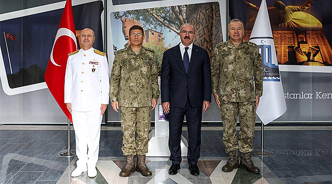 1. ORDU KOMUTANI ORGENERAL ERSAY'DAN VALİ TORAMAN'A ZİYARET