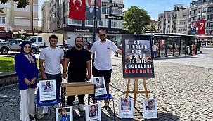 AK GENÇ ÇANAKKALE'DEN GAZZE'DEKİ ÇOCUKLAR İÇİN ANLAMLI ETKİNLİK: "BOŞ SIRALAR"