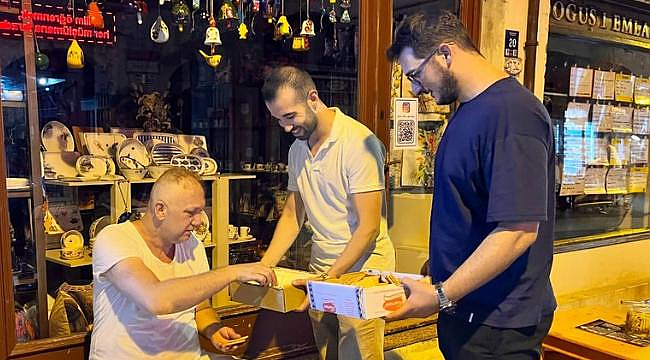 AK GENÇ ÇANAKKALE'DEN MEVLİD KANDİLİ'NDE HAYIRLI İKRAM