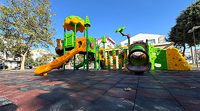 BARBAROS MAHALLESİ'NDEKİ PARKTA YENİLEME ÇALIŞMALARI SÜRÜYOR