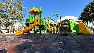 BARBAROS MAHALLESİ'NDEKİ PARKTA YENİLEME ÇALIŞMALARI SÜRÜYOR