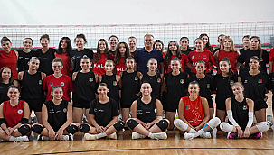 BAŞKAN HARUN ARSLAN, PAZAR GÜNÜNÜ VATANDAŞLARLA GEÇİRDİ