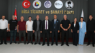 BİGA İLÇE MİLLİ EĞİTİM MÜDÜRÜ ERKAN BİLEN'E PLAKET TAKDİMİ