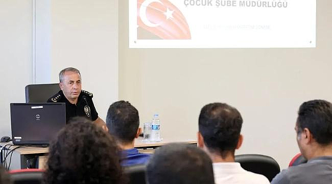 ÇANAKKALE'DE OKUL GÜVENLİĞİ İÇİN 78 PERSONELLİK ÖZEL EKİP GÖREVLENDİRİLDİ