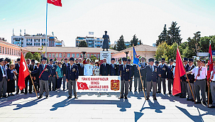 GAZİLER GÜNÜ ÇELENK TÖRENİ YAPILDI