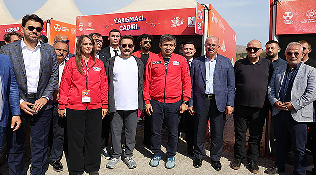 GÖKÇEADA HAVALİMANI'NDA TEKNOFEST 2025 COŞKUSU: GENÇLER TEKNOLOJİYİ YARIŞTIRDI