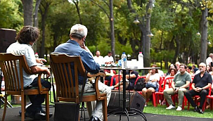 HALK BAHÇESİ'NDE TROYA SÖYLEŞİSİNE YOĞUN İLGİ