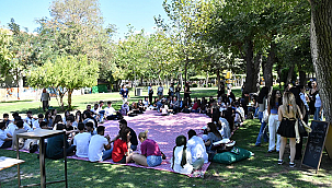 "HALK BAHÇESİNDE ÜNİVERSİTE ÖĞRENCİLERİMİZLE BULUŞTUK"