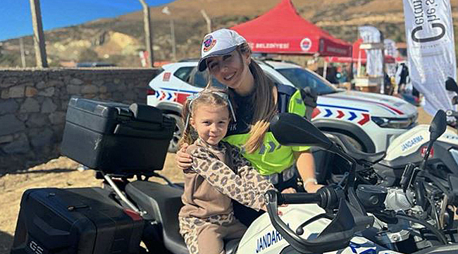 İL JANDARMA KOMUTANLIĞI'NDAN MOTOFEST'TE MOTOSİKLET KULLANICILARINA EĞİTİM