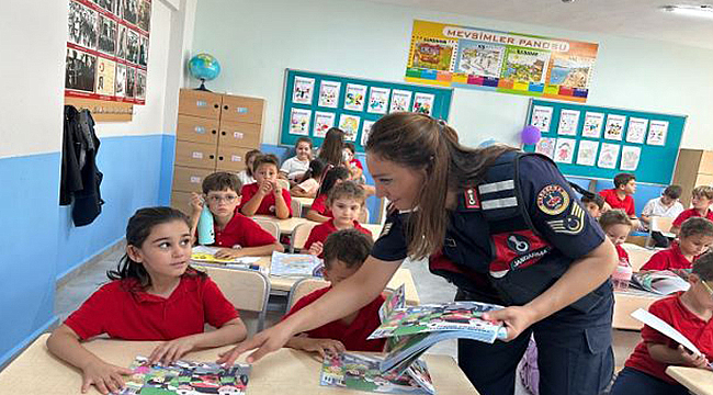 JANDARMA'DAN ÖĞRENCİLERE MAHREMİYET VE AKRAN ZORBALIĞI EĞİTİMİ