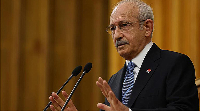 KADIKÖY'DE ASILAN KILIÇDAROĞLU PANKARTI DİKKAT ÇEKTİ
