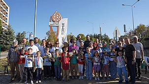 SATRANÇ TURNUVASINDA BAŞARILI ÇOCUKLARA ÖDÜLLERİ TAKDİM EDİLDİ