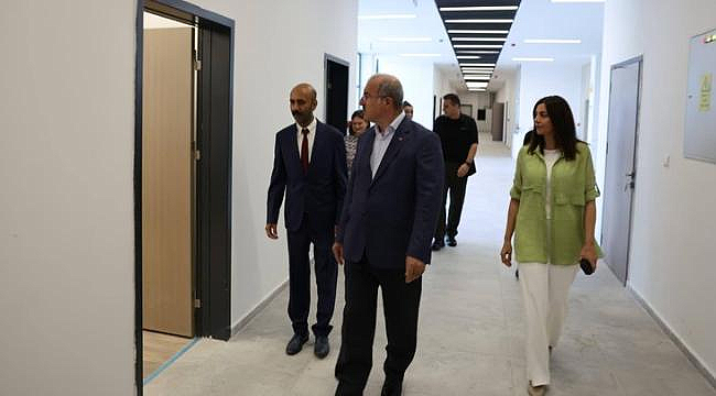 VALİ TORAMAN'DAN YENİ EĞİTİM YILINDA OKUL ZİYARETİ