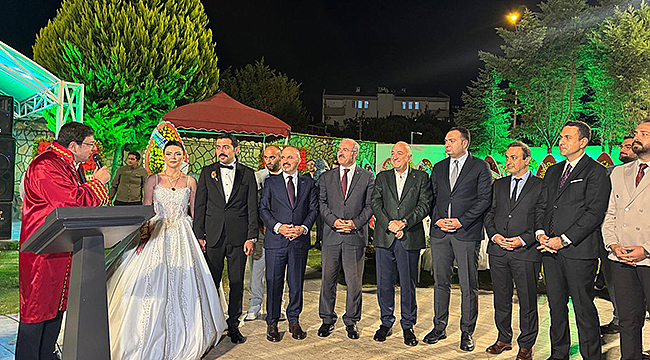 VALİ TORAMAN NİKÂH TÖRENİNE KATILDI