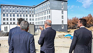 VALİ TORAMAN ULUPINAR KIZ ÖĞRENCİ YURDU İNŞAATINDA İNCELEMELERDE BULUNDU