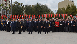 29 EKİM CUMHURİYET BAYRAMI ÇELENK SUNMA TÖRENİ GERÇEKLEŞTİRİLDİ