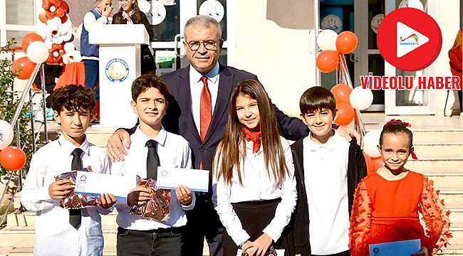 BAŞKAN ELBİ'DEN 29 EKİM'DE ÖĞRENCİLERİ SEVİNDİREN HEDİYE