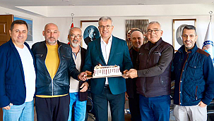 BAŞKAN ELBİ, MUHTARLARIN GÜNÜNÜ KUTLADI