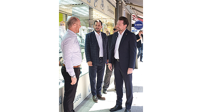 BURAK KUNT ESNAFLA BULUŞTU, TALEPLERİ DİNLEDİ