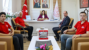 ÇANAKKALE FEN LİSESİ ÖĞRENCİLERİ TEKNOFEST'TEN TÜRKİYE 2'NCİLİĞİYLE DÖNDÜ