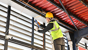 CUMA PAZARI'NDA BAKIM VE ONARIM ÇALIŞMALARI DEVAM EDİYOR