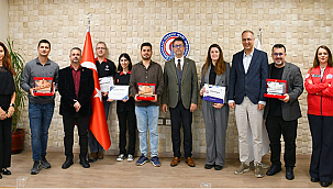 DERECEYE GİREN ÇOMÜ ÖĞRENCİLERİNE REKTÖR ERENOĞLU'NDAN TEŞEKKÜR