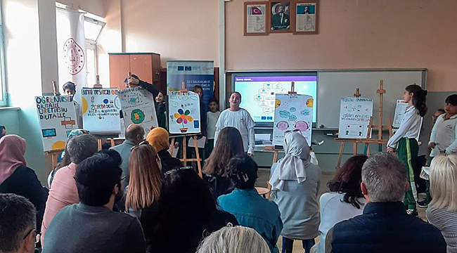 DİJİTAL VATANDAŞLIK EĞİTİMİ PROJESİ KAPSAMINDA ÇANAKKALE'DE SAHA ZİYARETLERİ GERÇEKLEŞTİRİLDİ