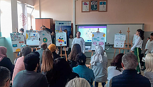 DİJİTAL VATANDAŞLIK EĞİTİMİ PROJESİ KAPSAMINDA ÇANAKKALE'DE SAHA ZİYARETLERİ GERÇEKLEŞTİRİLDİ