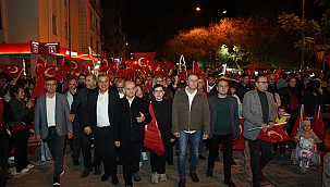 TEK RENK, TEK YÜREK; CUMHURİYET! 