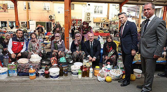 VALİ TORAMAN BAYRAMİÇ PAZAR YERİNDE ESNAFLA BULUŞTU