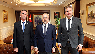 BÜLENT TURAN, ÇANAKKALE BÖLGESEL TURİST REHBERLERİ ODASI HEYETİNİ KABUL ETTİ