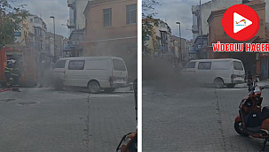 ÇARŞI CADDESİ'NDE ARAÇ ALEV ALDI!