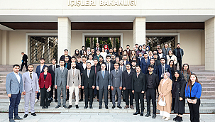 İÇİŞLERİ BAKAN YARDIMCISI BÜLENT TURAN, GENÇLERLE BULUŞTU