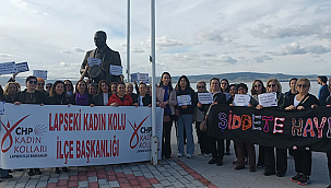 LAPSEKİ'DE "KADINA ŞİDDETE HAYIR" YÜRÜYÜŞÜ YAPILDI