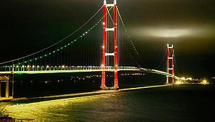 1915 ÇANAKKALE KÖPRÜSÜ YEŞİL IŞIKLA AYDINLATILDI