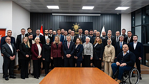 AK PARTİ ÇANAKKALE İL TEŞKİLATI YENİ HİZMET BİNASINDA İLK TOPLANTISINI YAPTI