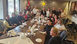 İYİ PARTİLİ KADINLAR ÇANAKKALE'DE KAHVALTIDA BULUŞTU